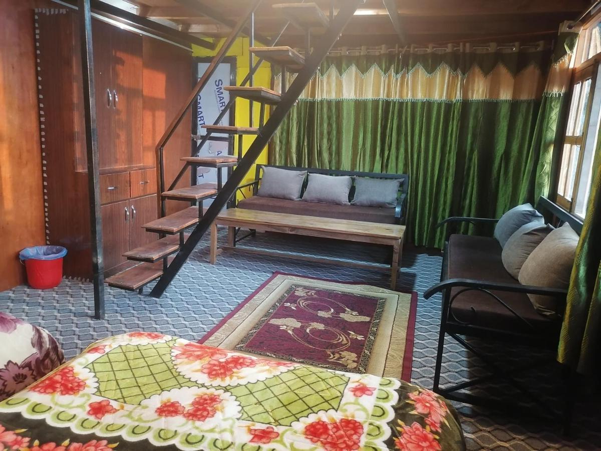 Jungle Crown Organic Homestay 나가르코트 외부 사진