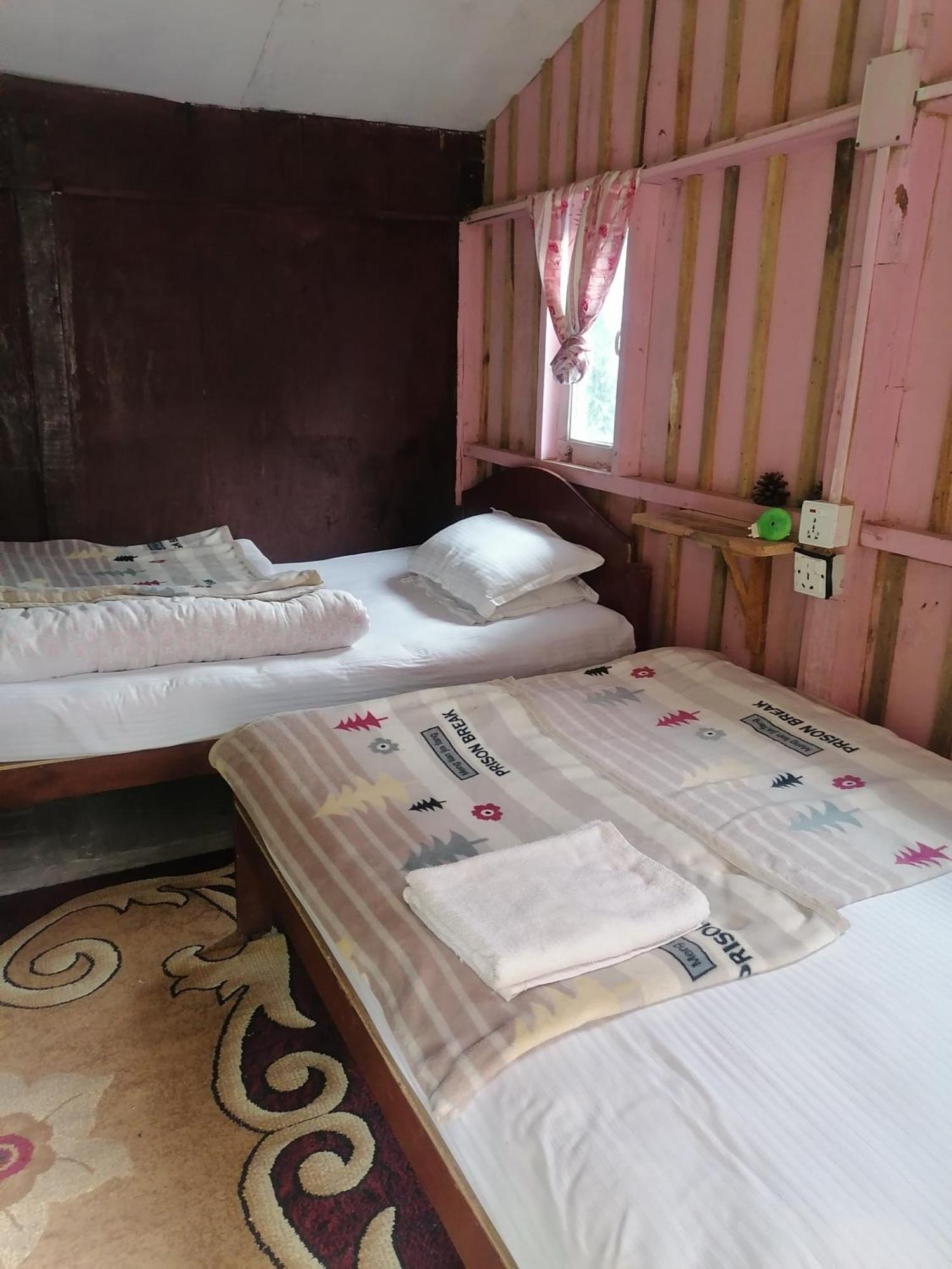 Jungle Crown Organic Homestay 나가르코트 객실 사진